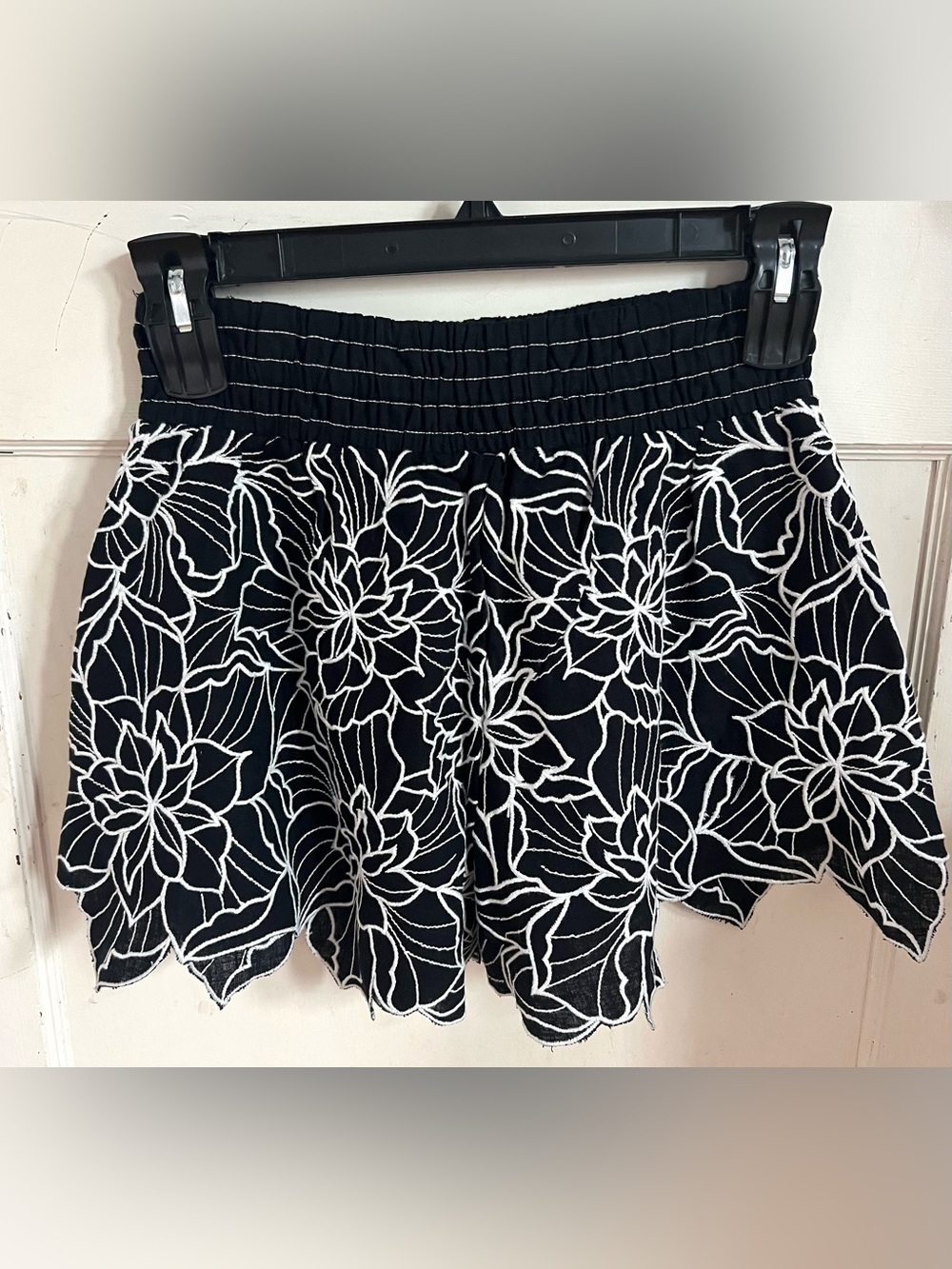 Anthropologie The Somerset Embroidered Linen Cotton Shorts in Black/White Size S - Picture 2 of 13
